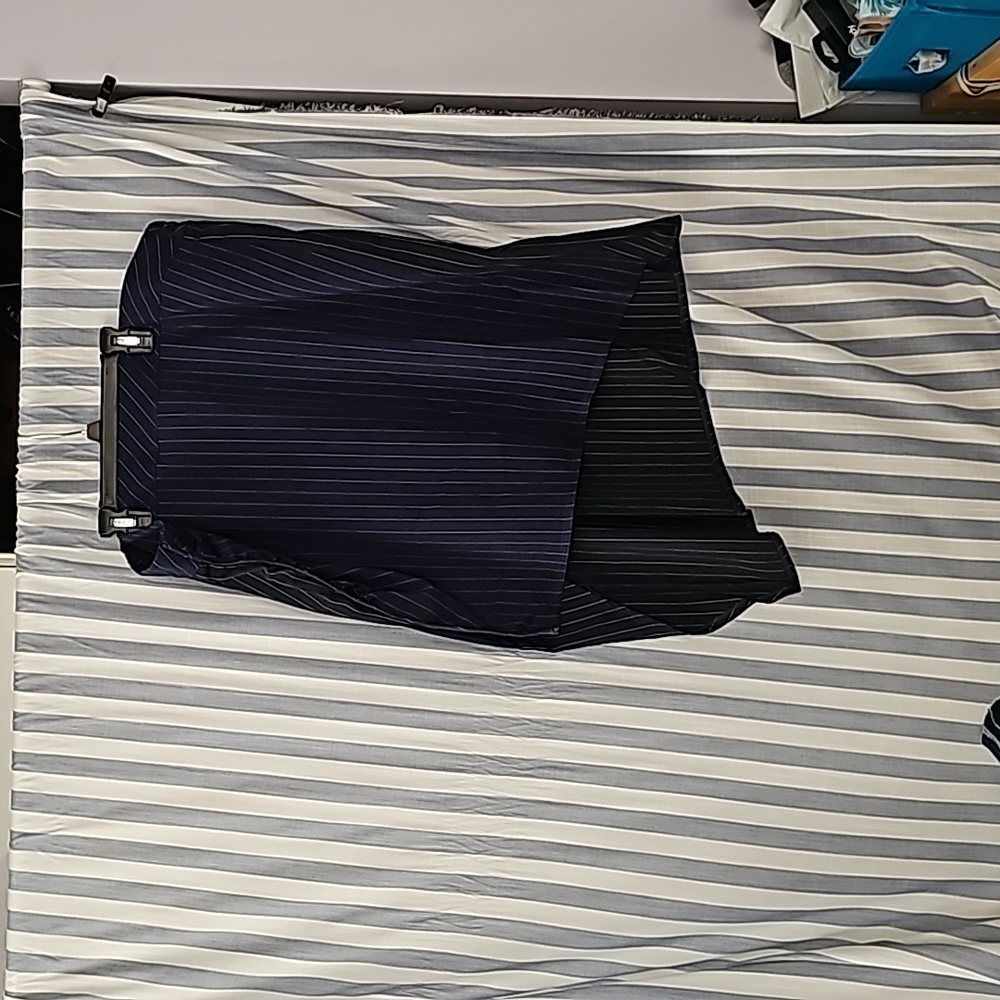 NWT Soncy Womens SIZE 3 Skirt Navy Blue with Stripes
